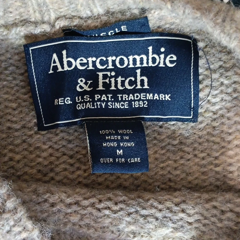 Abercrombie & Fitch Gray Crewneck Sweater with Navy Fair Isle